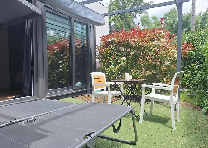 Acero y Piedra Apartamentos con jardín privado