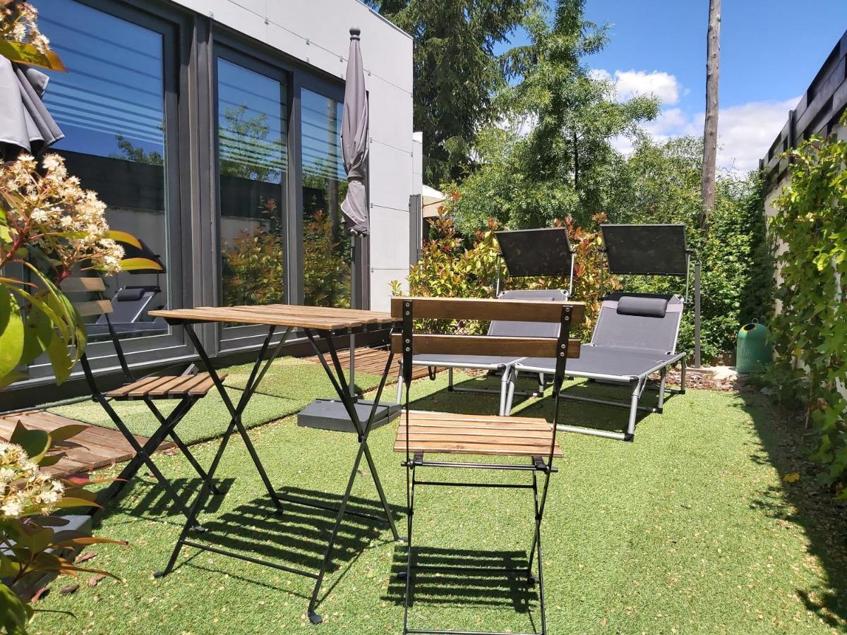 Acero Y Piedra Con Jardín Privado Apartamento *