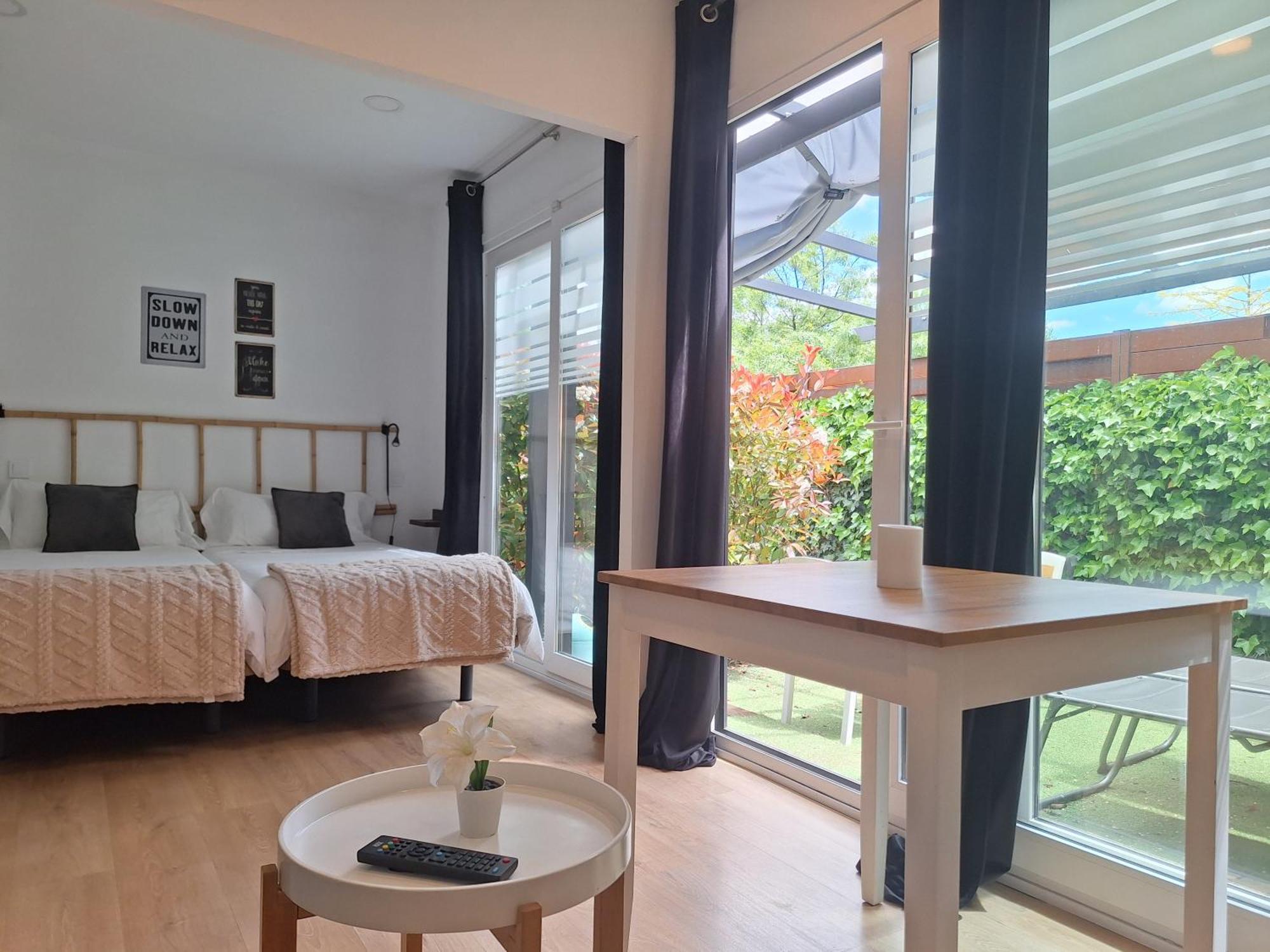 Acero Y Piedra Con Jardín Privado Apartamento Cerceda (Madrid)