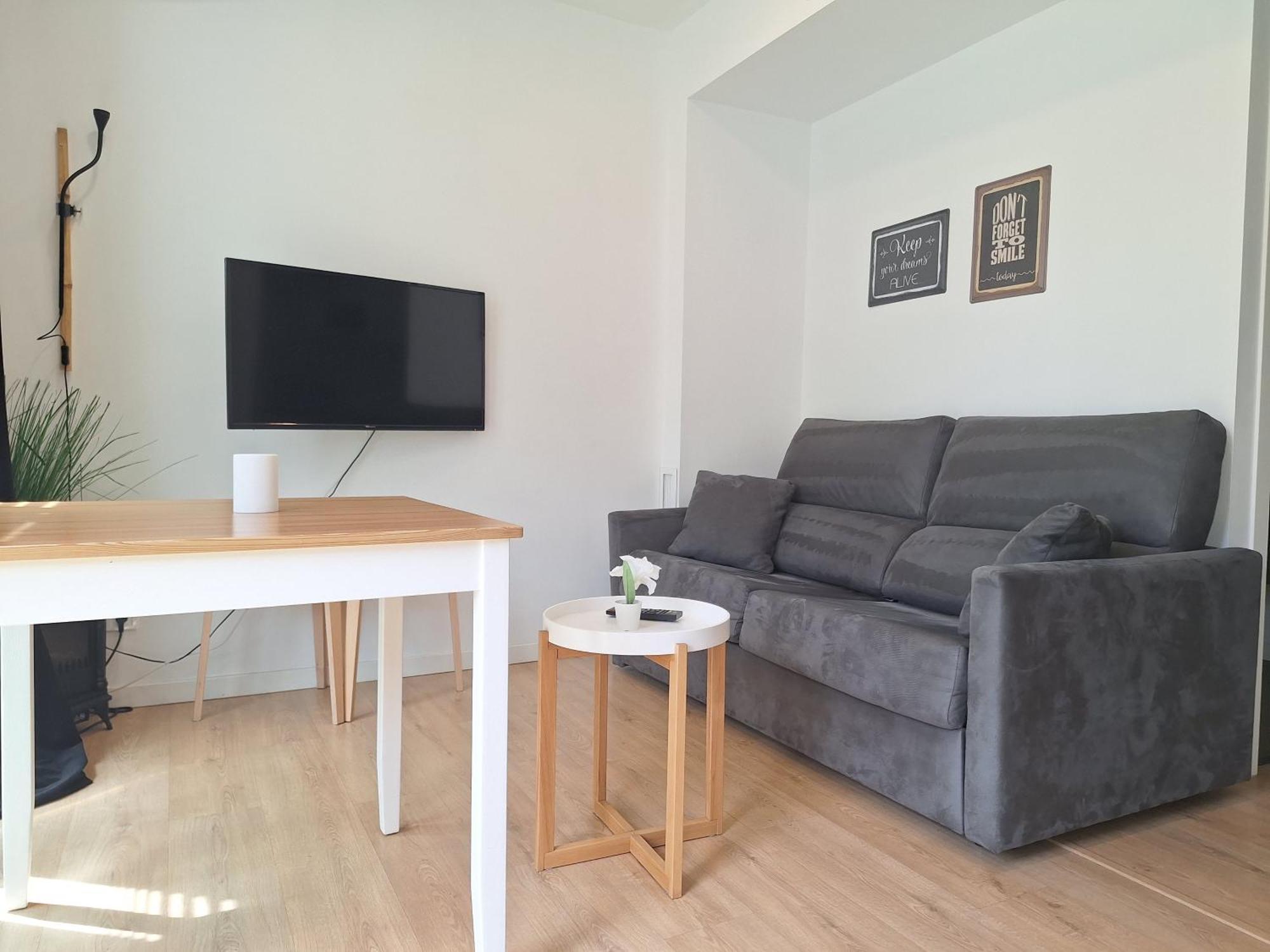 Apartamento Acero Y Piedra Con Jardín Privado *