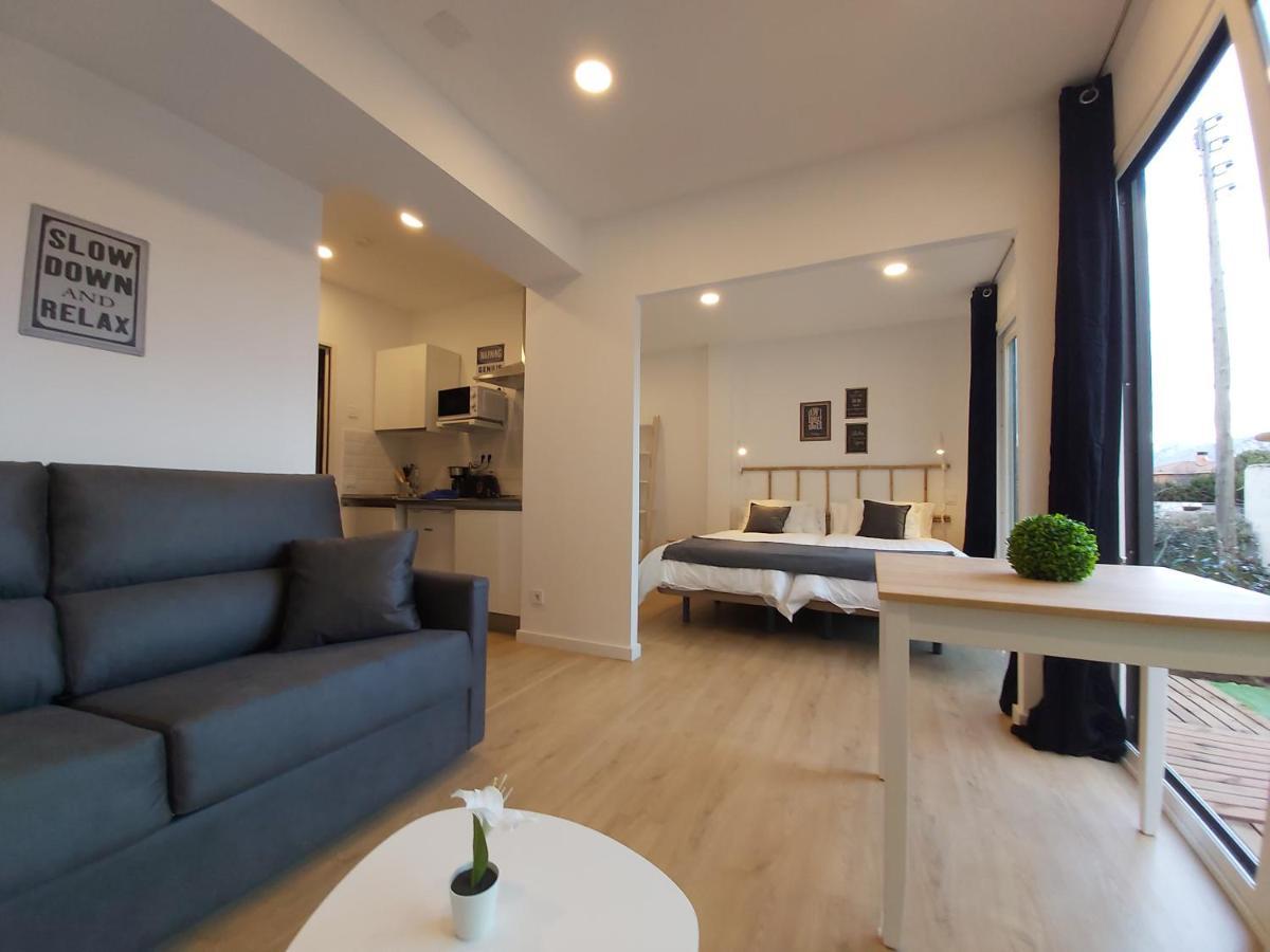 Acero Y Piedra Con Jardin Privado *