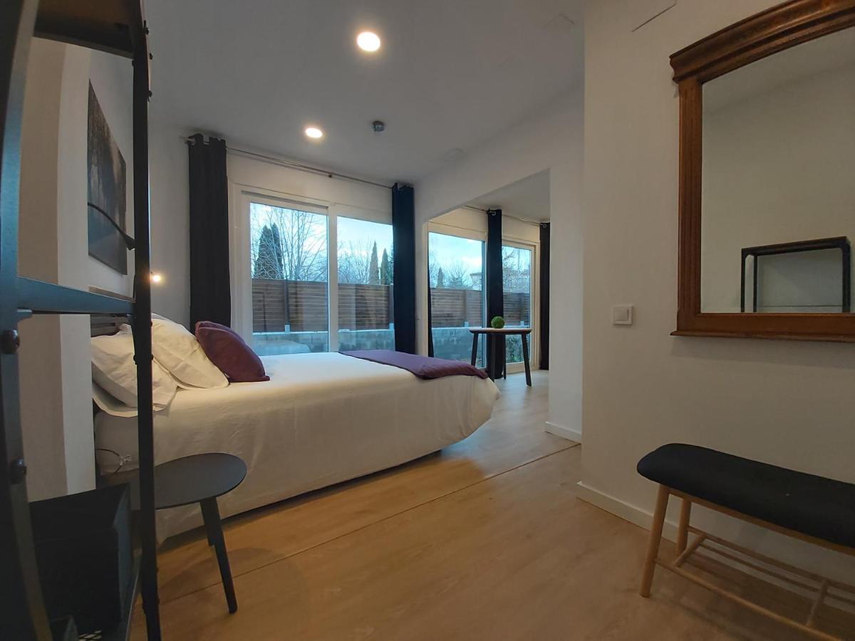 Acero Y Piedra Con Jardín Privado Apartamento