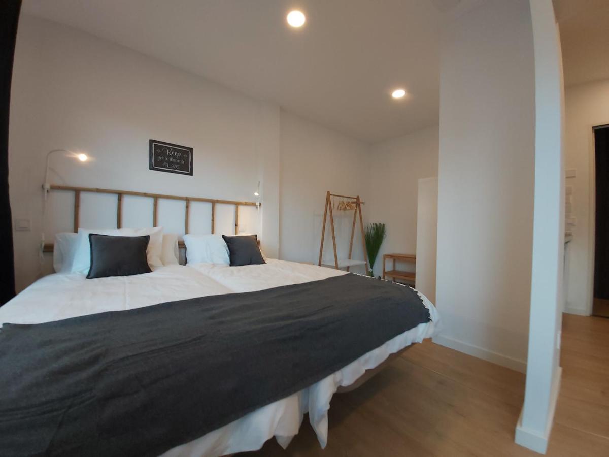 Apartamento Acero Y Piedra Con Jardín Privado