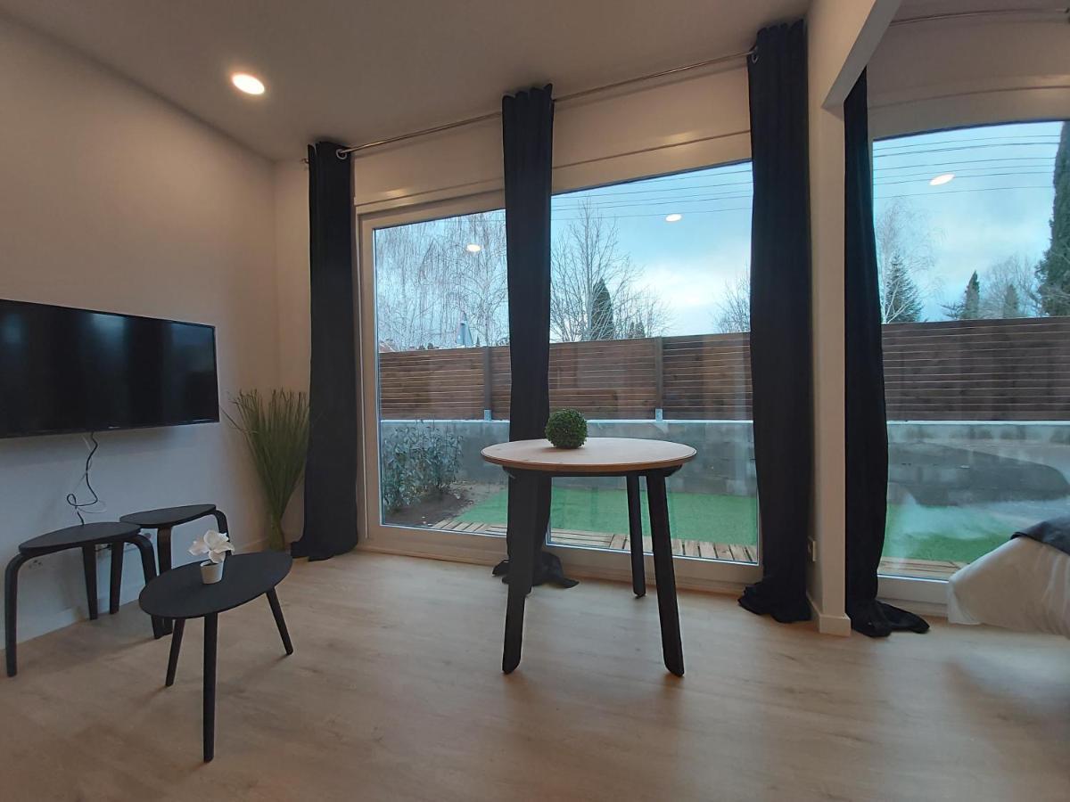 Apartamento Acero Y Piedra Con Jardín Privado *